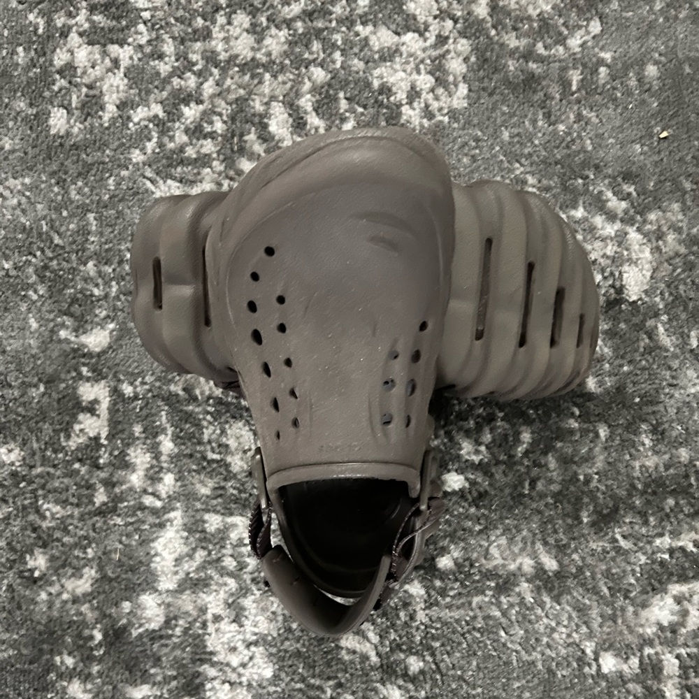 Echo clog by Crocs Women’s size 7 Mens size 5